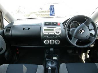 2004 Honda Fit Pictures