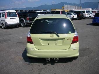 2004 Honda Fit Wallpapers