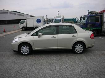 2004 Honda Fit Photos