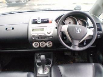 2004 Honda Fit Pictures