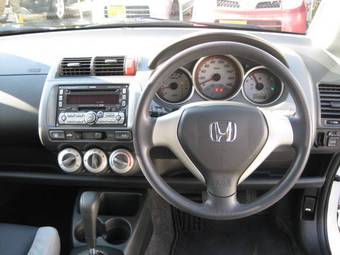 2004 Honda Fit Pictures