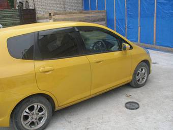 2004 Honda Fit Photos