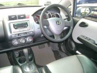 2004 Honda Fit Photos