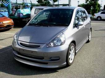 2004 Honda Fit Pictures