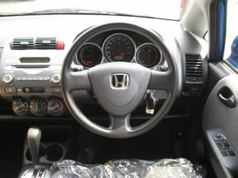 2004 Honda Fit Pictures