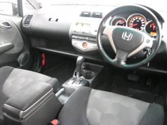 2004 Honda Fit Pictures