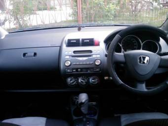 2004 Honda Fit Pictures