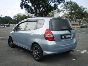 2004 Honda Fit Pictures