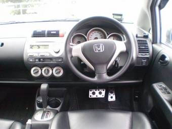 2004 Honda Fit Photos