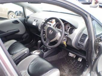 2004 Honda Fit Pictures