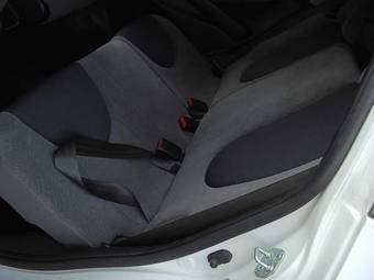 2004 Honda Fit Photos