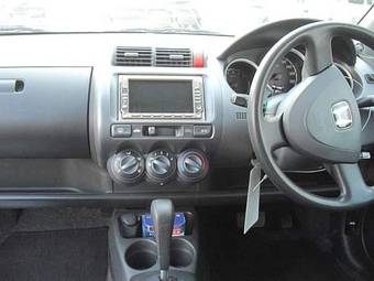 2004 Honda Fit Pictures