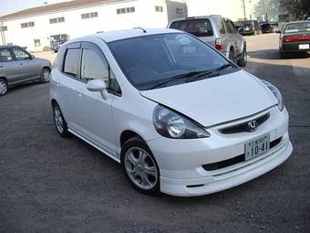 2004 Honda Fit Wallpapers
