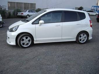2004 Honda Fit Images