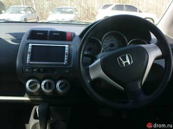 2004 Honda Fit Photos
