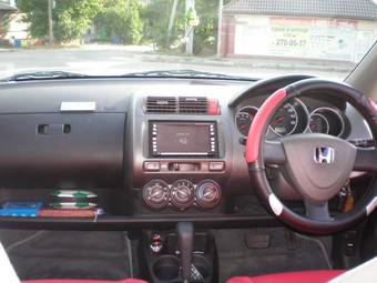 2004 Honda Fit Pictures