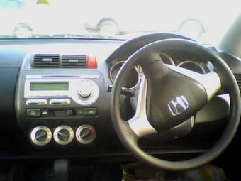 2004 Honda Fit Photos