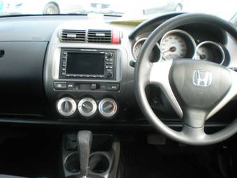2004 Honda Fit Pictures