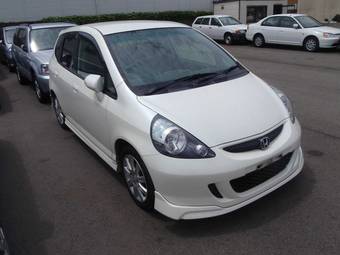 2004 Honda Fit Photos