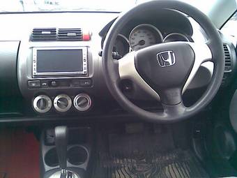 2004 Honda Fit Photos