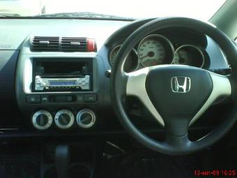 2004 Honda Fit Photos