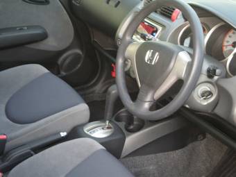 2004 Honda Fit Photos