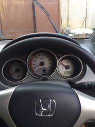 2004 Honda Fit Photos