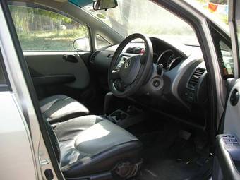 2004 Honda Fit Photos