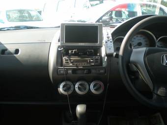 2004 Honda Fit Photos