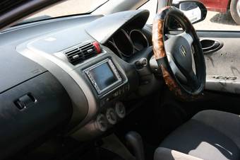 2004 Honda Fit Pictures