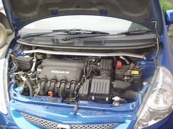 2004 Honda Fit Photos