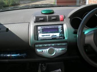 2004 Honda Fit Pictures