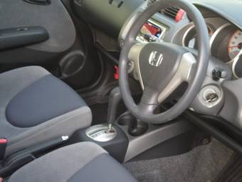 2004 Honda Fit Pictures