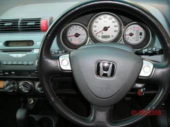 2004 Honda Fit Photos