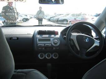 2004 Honda Fit Pictures