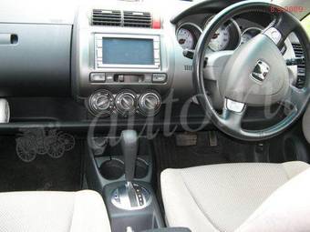 2004 Honda Fit Photos