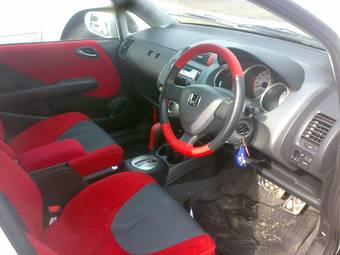 2004 Honda Fit Photos
