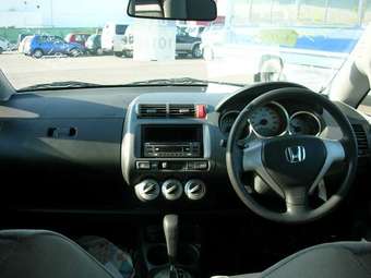 2005 Honda Fit Photos