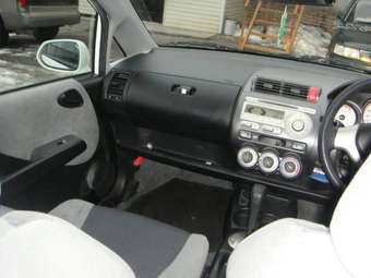 2005 Honda Fit Pictures