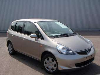 2005 Honda Fit Photos