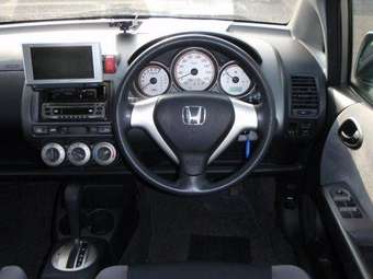 2005 Honda Fit Pictures