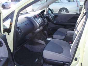 2005 Honda Fit Pics