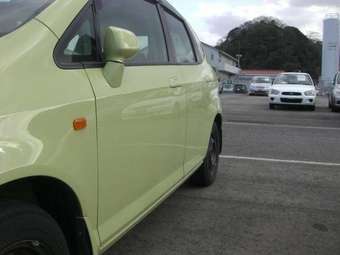 2005 Honda Fit Photos