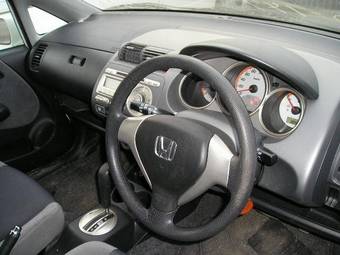 2005 Honda Fit Pictures