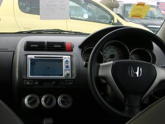 2005 Honda Fit Pictures