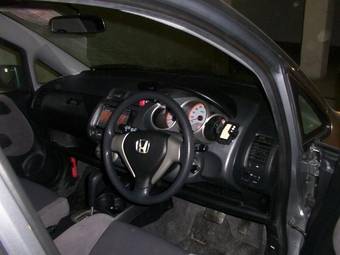 2005 Honda Fit Pictures