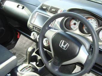 2005 Honda Fit Photos
