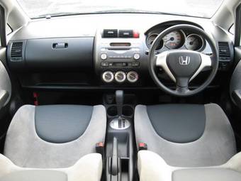2005 Honda Fit Pictures