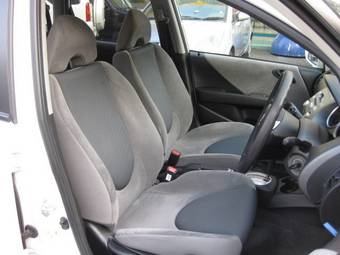 2005 Honda Fit Photos