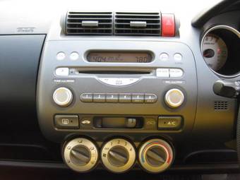 2005 Honda Fit Photos